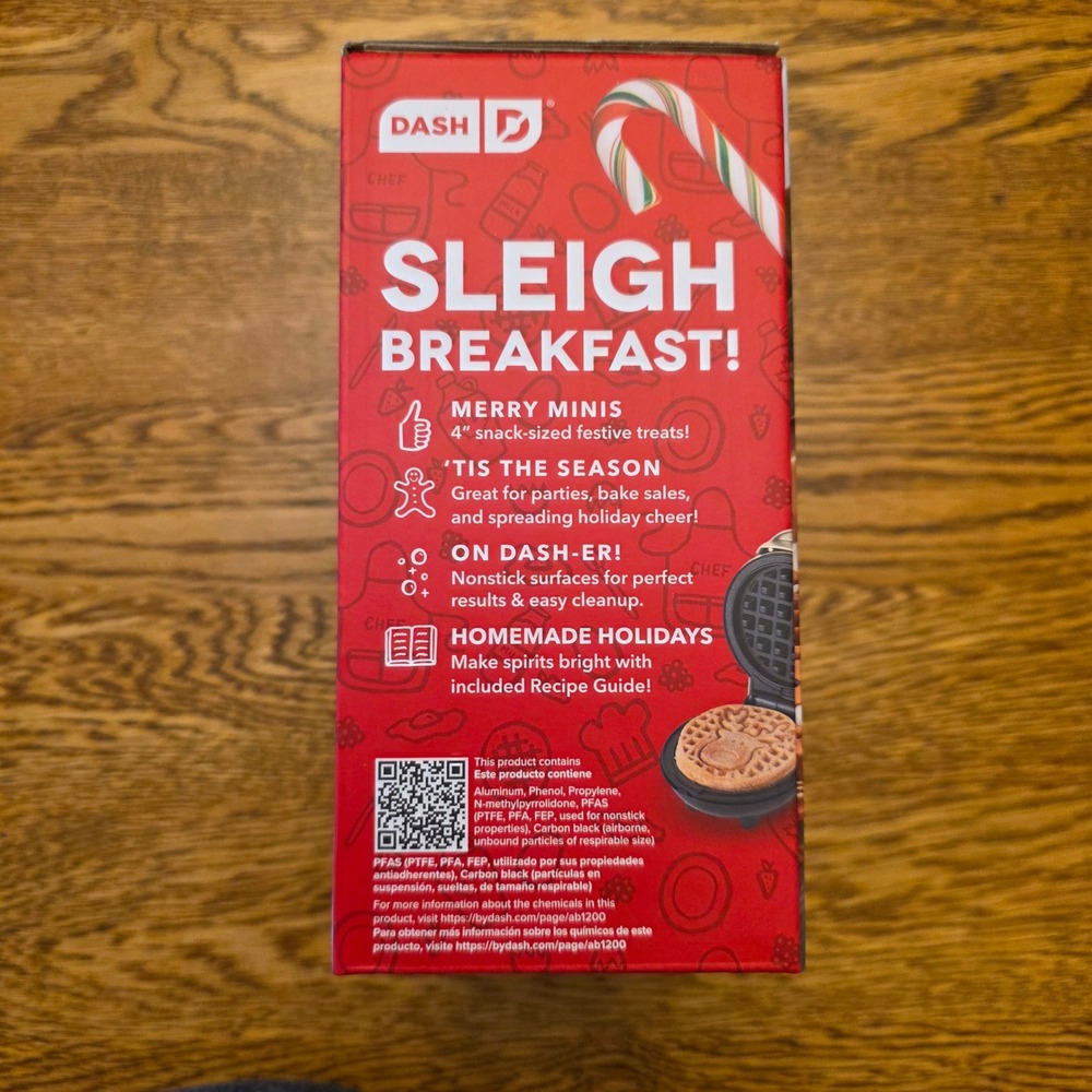 Dash Reindeer Mini Waffle Maker 4" Nonstick Holiday Christmas Baking Gift - Picture 6 of 9